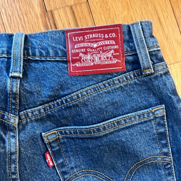 HELLO KITTY X LEVI JEANS - Picture 7 of 7